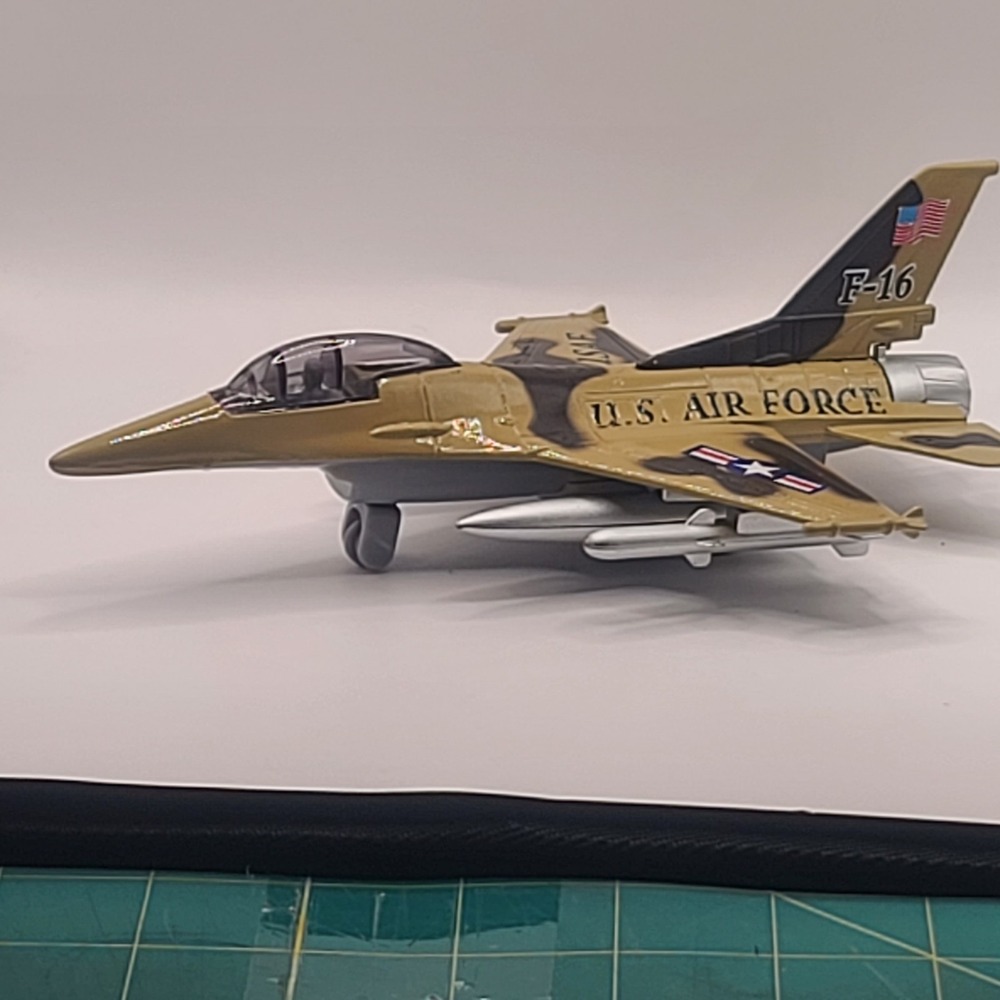 Diecast Jet Fighter F-16 Aeroplane Camo U.S. Air Force Pullback Action ToySmith